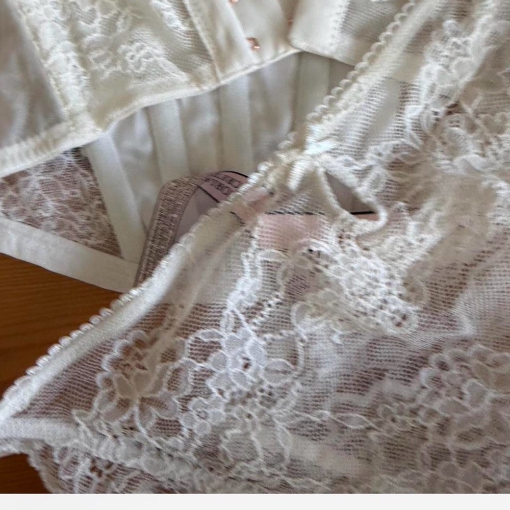 Victorias Secret DREAM ANGELS Unlined Bustier Corset Bra Cheeky Set White NWT - Picture 4 of 5